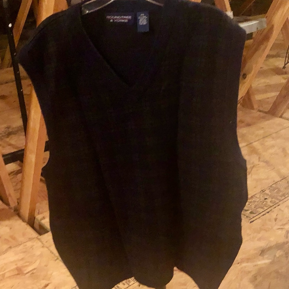 ✔️Men’s plaid sweater vest